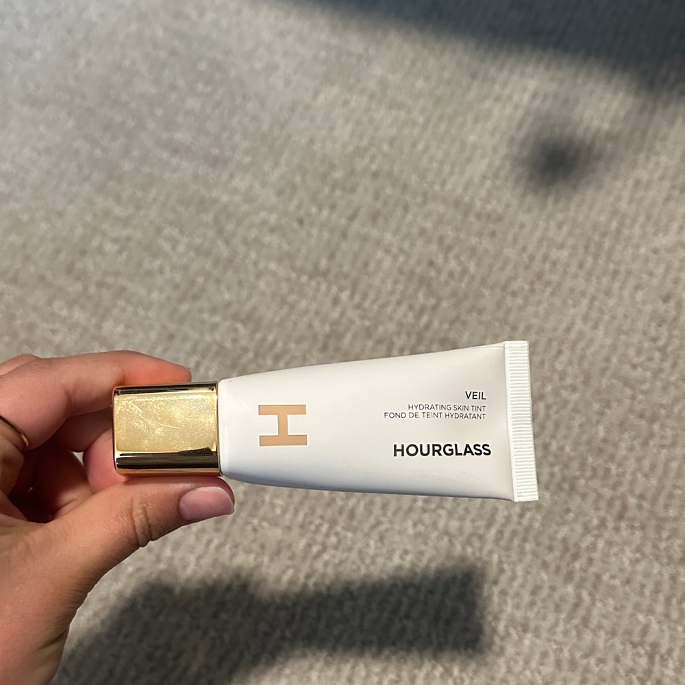 Hourglass Veil Hydrating Skin Tint